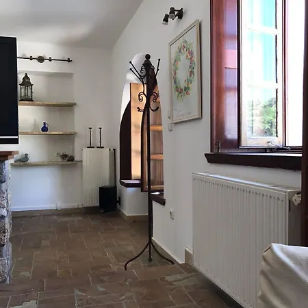 Avrapatmos1 Villa