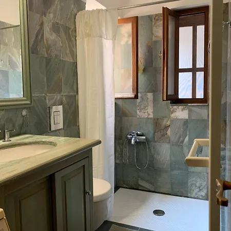 Villa Avrapatmos1 *