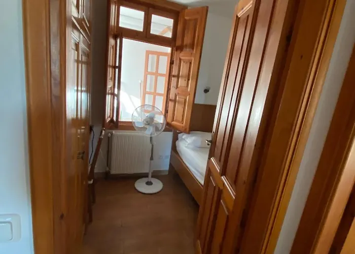 Avrapatmos1 فيلة سكالا